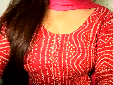 Hotty Suzuka online show from May 11, 2026, 4:29 am