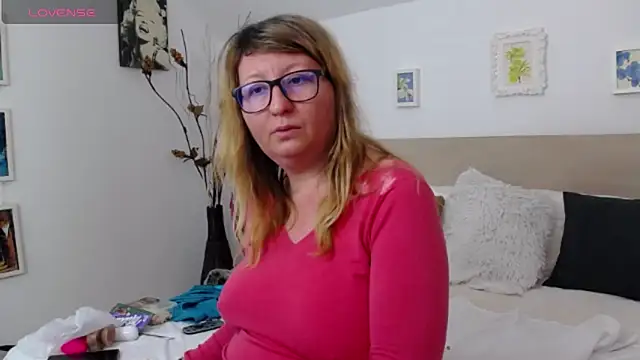 OlgaPavlova online show from February 25, 2026, 2:37 pm