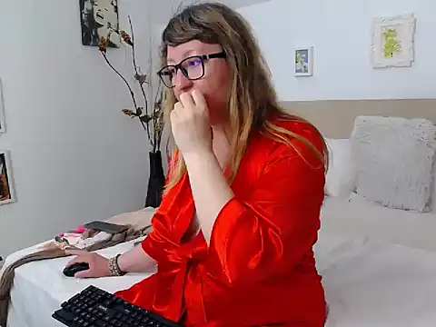 OlgaPavlova online show from May 3, 2026, 2:01 pm