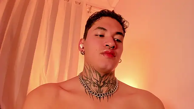 AlecBanne online show from December 18, 2025, 2:28 am