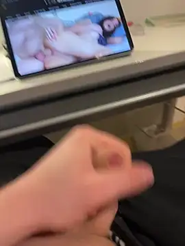 hannes256102 online show from March 8, 2026, 8:01 pm