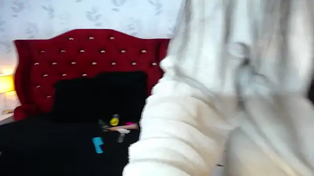 MargarettCooper  online show from February 3, 2026, 11:48 am