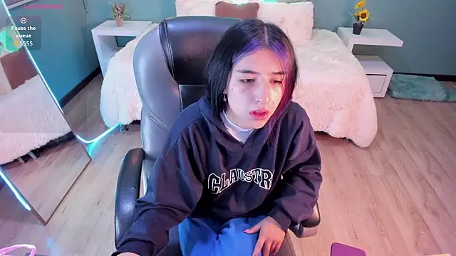 Snapshot of Celeste_Rous__ chatting on March 19, 2026, 1:04 pm Celeste Rous online show from March 19, 2026, 1:04 pm