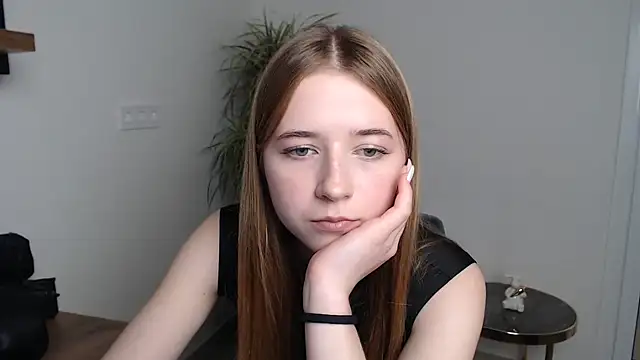 SweetBellaa  online show from December 3, 2025, 4:49 pm