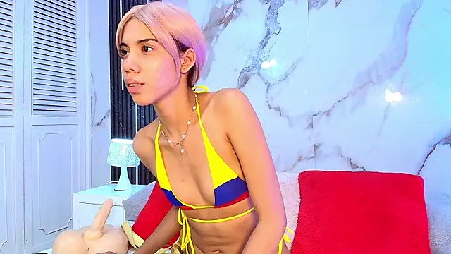 BellaHarpeer online show from July 7, 2026, 7:29 pm