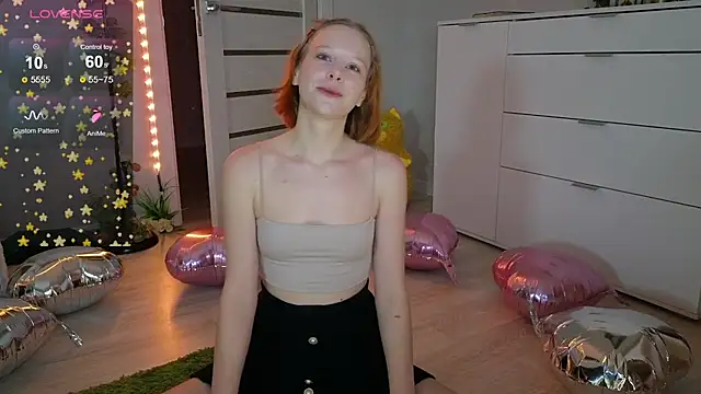 Snapshot of Lace_Thrill chatting on May 6, 2026, 11:32 pm Lace Thrill online show from May 6, 2026, 11:32 pm