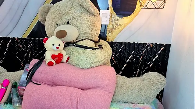 Snapshot of VioletaSweett1 chatting on July 23, 2026, 8:51 pm VioletaSweett1 online show from July 23, 2026, 8:51 pm