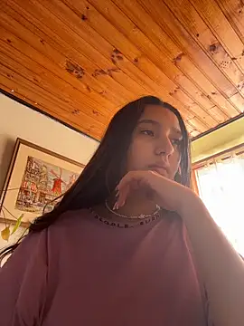 Snapshot of Alix_Rousses21 chatting on March 19, 2026, 5:28 pm Alix Rousses21 online show from March 19, 2026, 5:28 pm