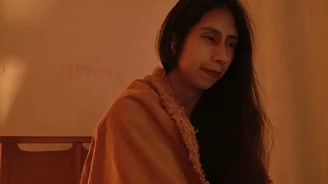 Snapshot of MoonLipsON- chatting on August 3, 2026, 4:33 am MoonLipsON- online show from August 3, 2026, 4:33 am
