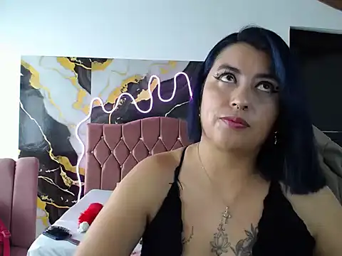 xxxEffy- online show from December 5, 2025, 7:32 pm