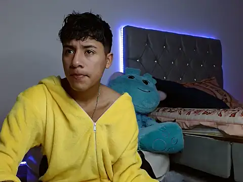 Snapshot of Sebas_Ross04 chatting on December 14, 2025, 10:58 pm Sebas Ross04 online show from December 14, 2025, 10:58 pm