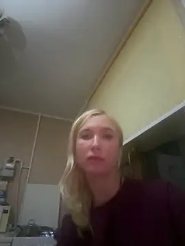 KisJeni online show from December 17, 2025, 7:20 pm