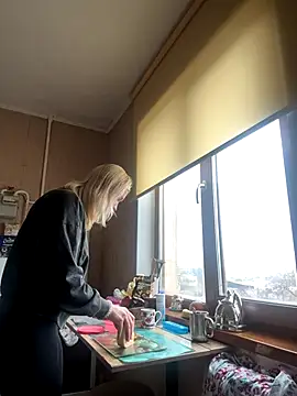 KisJeni online show from December 20, 2025, 10:00 am