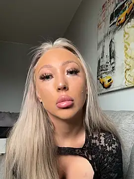 Snapshot of Sannababyy chatting on March 25, 2026, 1:39 pm Sannababyy online show from March 25, 2026, 1:39 pm