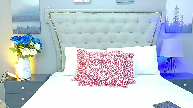 AnnieLeigt online show from March 5, 2026, 12:34 pm