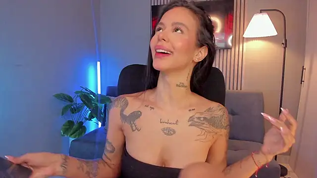 VegaLuxe online show from March 13, 2026, 4:24 pm