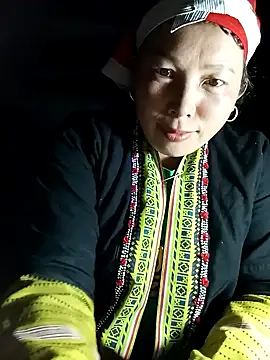 lux-angel online show from February 17, 2026, 2:52 am