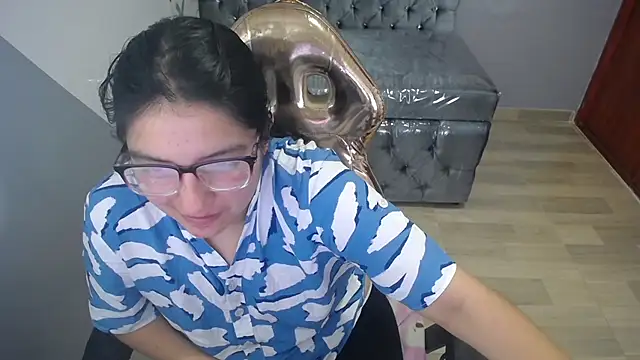 eva smit t online show from February 3, 2026, 2:53 am