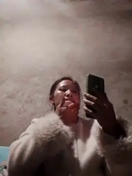 Meyyy09 online show from December 16, 2025, 5:01 am