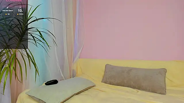 Ellen Foxks online show from March 17, 2026, 1:43 am