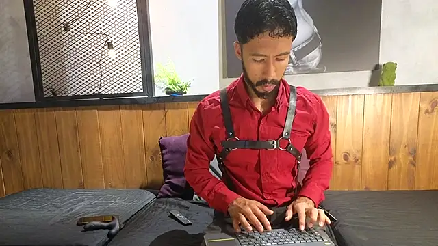 logan mercer online show from December 20, 2025, 7:21 pm