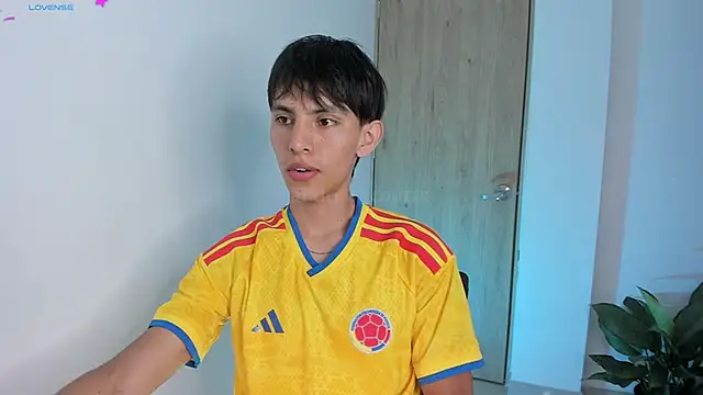 andrew courtzz online show from June 23, 2026, 8:07 pm