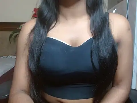 Snapshot of Lola_Bebe chatting on March 6, 2026, 5:48 am Lola Bebe online show from March 6, 2026, 5:48 am