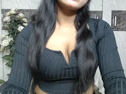 Snapshot of Lola_Bebe chatting on March 12, 2026, 5:24 am Lola Bebe online show from March 12, 2026, 5:24 am