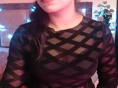 Snapshot of Lola_Bebe chatting on April 2, 2026, 5:16 am Lola Bebe online show from April 2, 2026, 5:16 am