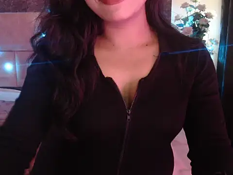 Snapshot of Lola_Bebe chatting on April 7, 2026, 4:35 am Lola Bebe online show from April 7, 2026, 4:35 am