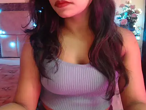 Snapshot of Lola_Bebe chatting on April 9, 2026, 4:45 am Lola Bebe online show from April 9, 2026, 4:45 am