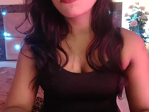 Snapshot of Lola_Bebe chatting on April 9, 2026, 6:19 am Lola Bebe online show from April 9, 2026, 6:19 am