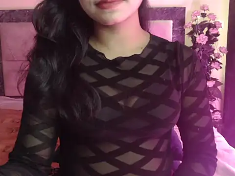 Snapshot of Lola_Bebe chatting on April 18, 2026, 5:00 am Lola Bebe online show from April 18, 2026, 5:00 am