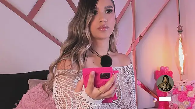 Snapshot of Sophie-velvet chatting on March 3, 2026, 7:53 pm Sophie-velvet online show from March 3, 2026, 7:53 pm