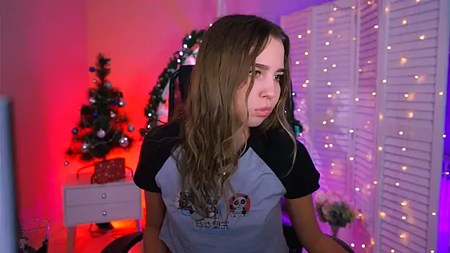 Snapshot of KimPorins chatting on December 20, 2025, 3:41 pm KimPorins online show from December 20, 2025, 3:41 pm