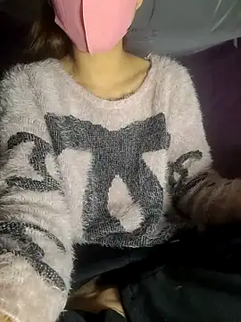 Snapshot of polly_chan chatting on December 14, 2025, 2:28 am polly chan online show from December 14, 2025, 2:28 am