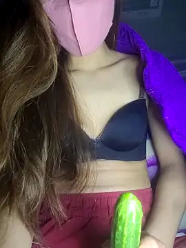 Snapshot of polly_chan chatting on December 17, 2025, 4:02 pm polly chan online show from December 17, 2025, 4:02 pm