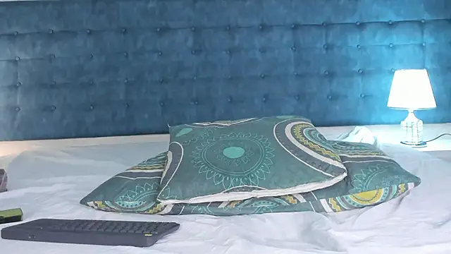 LexiCriimson online show from February 3, 2026, 6:22 am