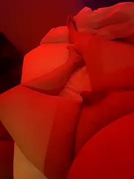 Snapshot of xm0rtix chatting on February 18, 2026, 9:55 pm xm0rtix online show from February 18, 2026, 9:55 pm