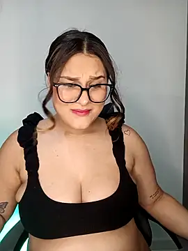 Valeriaa 21 online show from March 27, 2026, 2:50 am