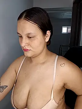 Snapshot of Valeriaa_21 chatting on June 21, 2026, 3:47 pm Valeriaa 21 online show from June 21, 2026, 3:47 pm