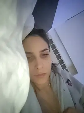 cristinalore online show from December 5, 2025, 5:42 pm