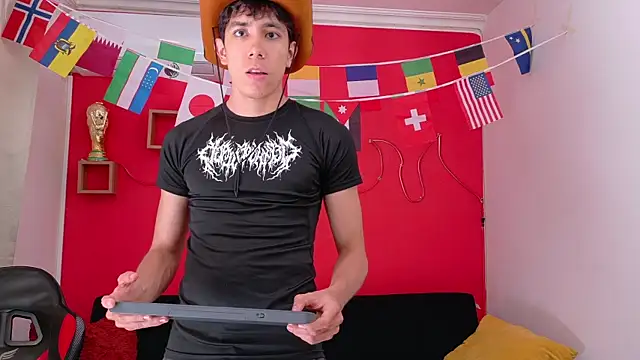 Neo Twink online show from June 25, 2026, 6:12 pm
