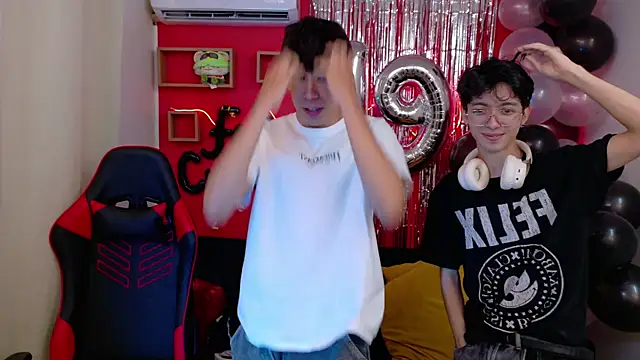 Neo Twink online show from July 30, 2026, 4:17 pm
