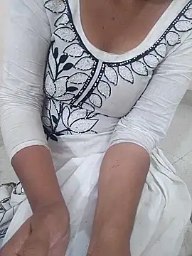 Snapshot of Riya_rani8 chatting on April 2, 2026, 5:43 pm Riya rani8 online show from April 2, 2026, 5:43 pm