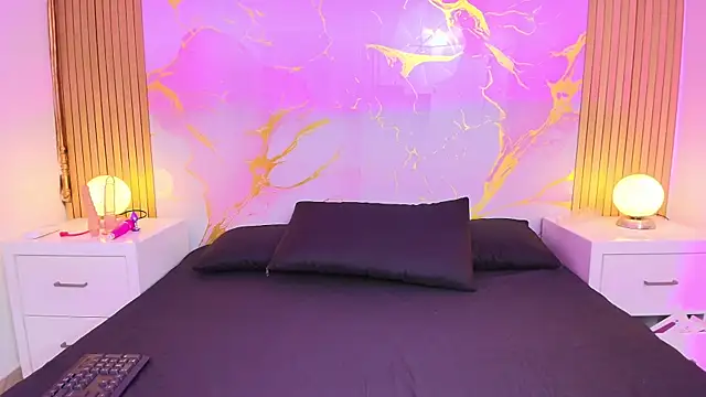 AprillRoss online show from January 14, 2026, 11:27 am