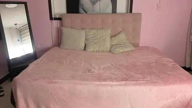 Snapshot of Sara_valderrama_ chatting on July 11, 2026, 2:31 pm Sara valderrama online show from July 11, 2026, 2:31 pm
