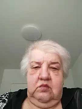 Snapshot of HapinessLovee chatting on February 22, 2026, 9:19 am HapinessLovee online show from February 22, 2026, 9:19 am