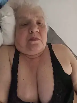 HapinessLovee online show from June 9, 2026, 6:25 am