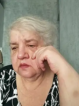 HapinessLovee online show from June 18, 2026, 6:13 am